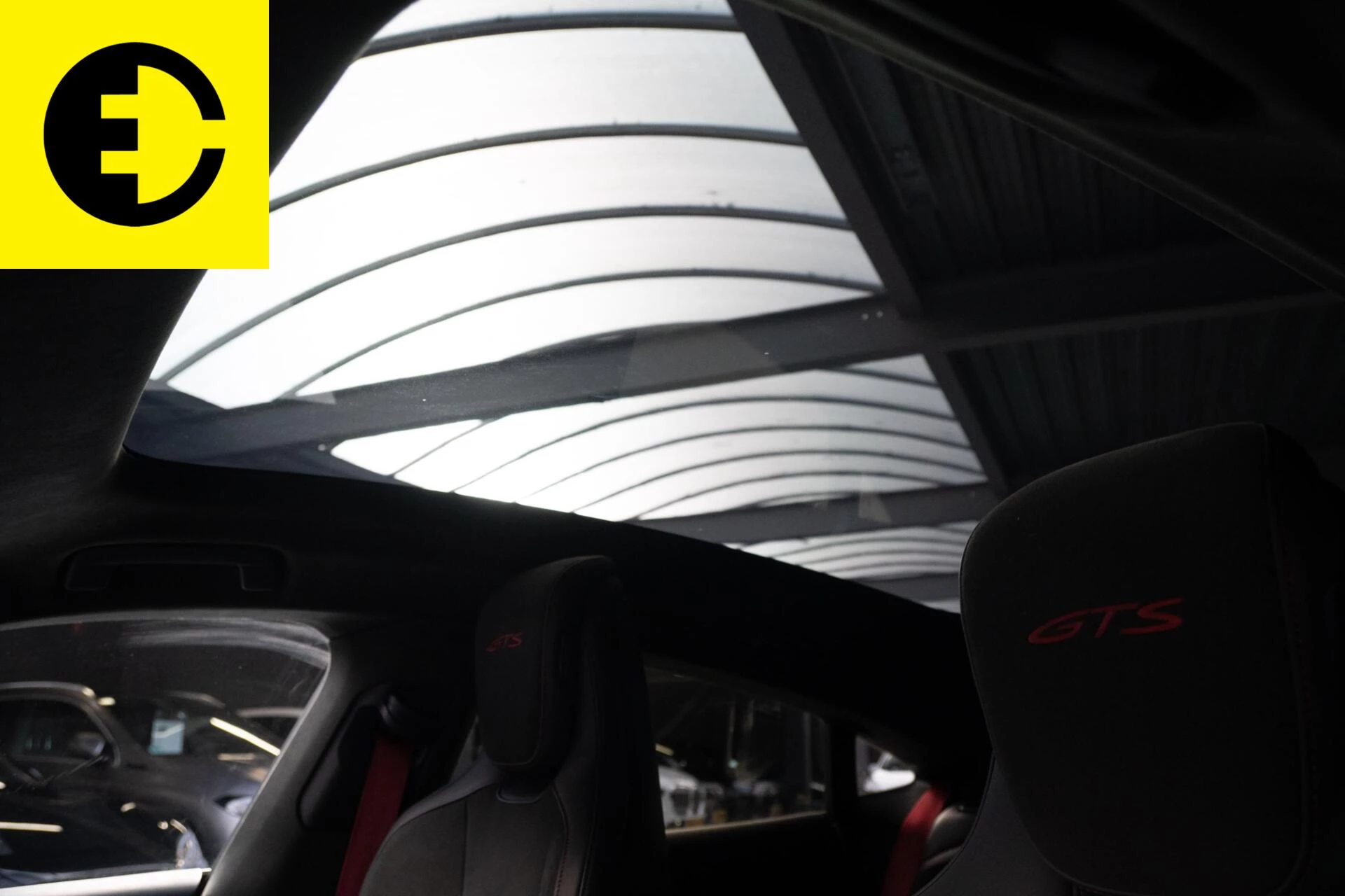 Hoofdafbeelding Porsche Taycan