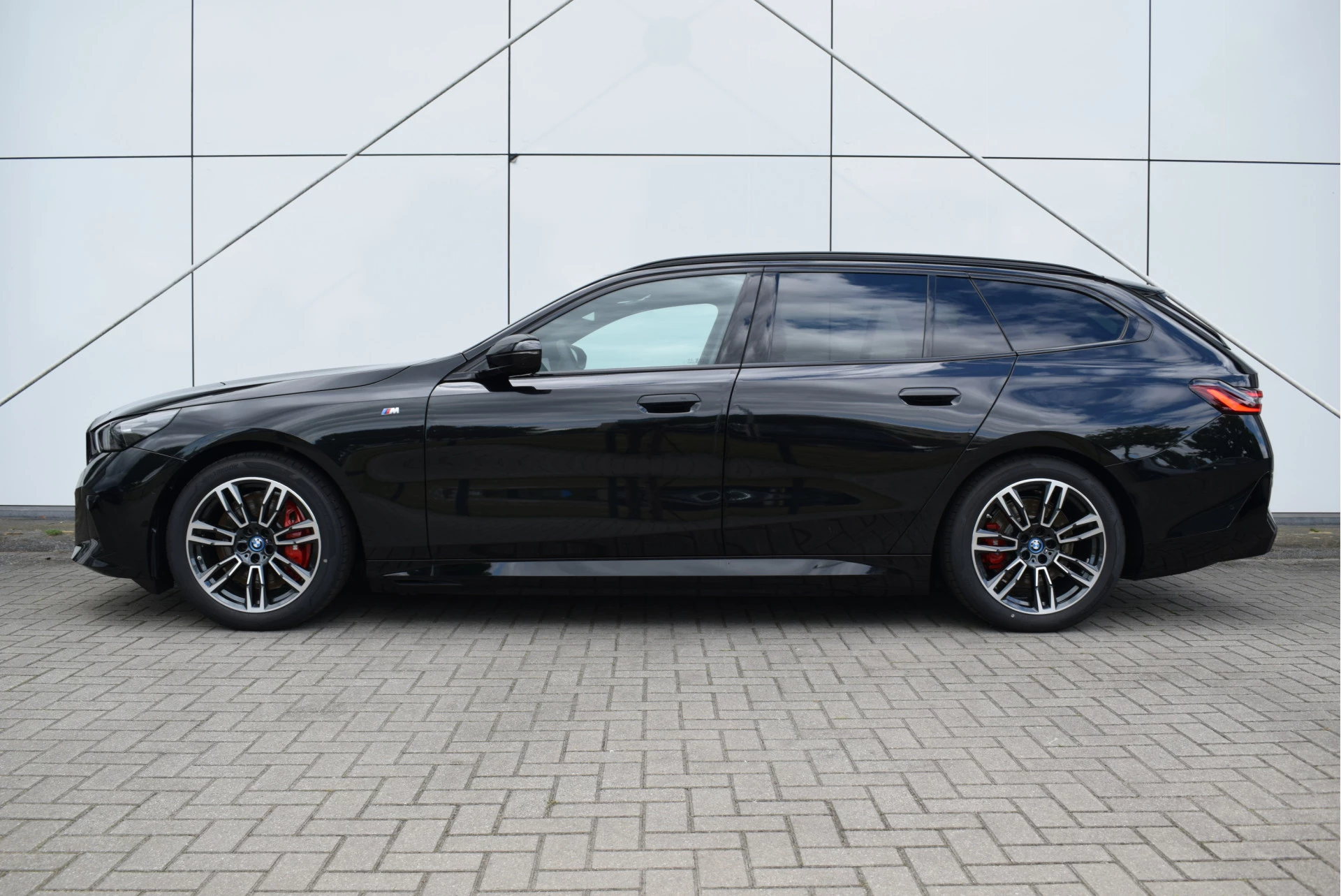 Hoofdafbeelding BMW i5