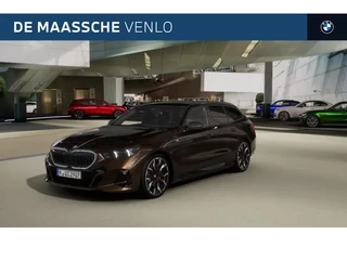 BMW 5 Serie Touring 530e M Sport Automaat / Panoramadak / Trekhaak / Bowers & Wilkins / M Multifunctionele Stoelen / Adaptieve LED / Stoelventilatie / Parking Assistant Plus
