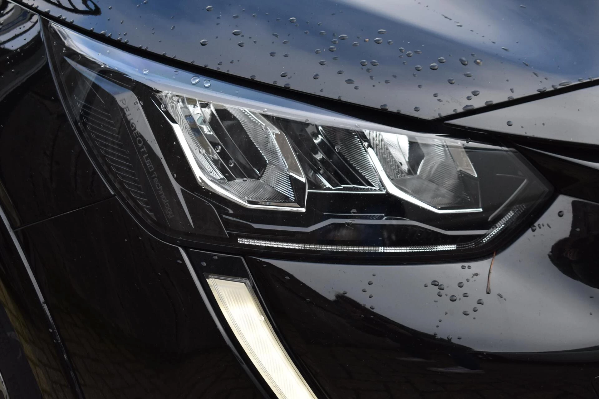 Hoofdafbeelding Peugeot e-208