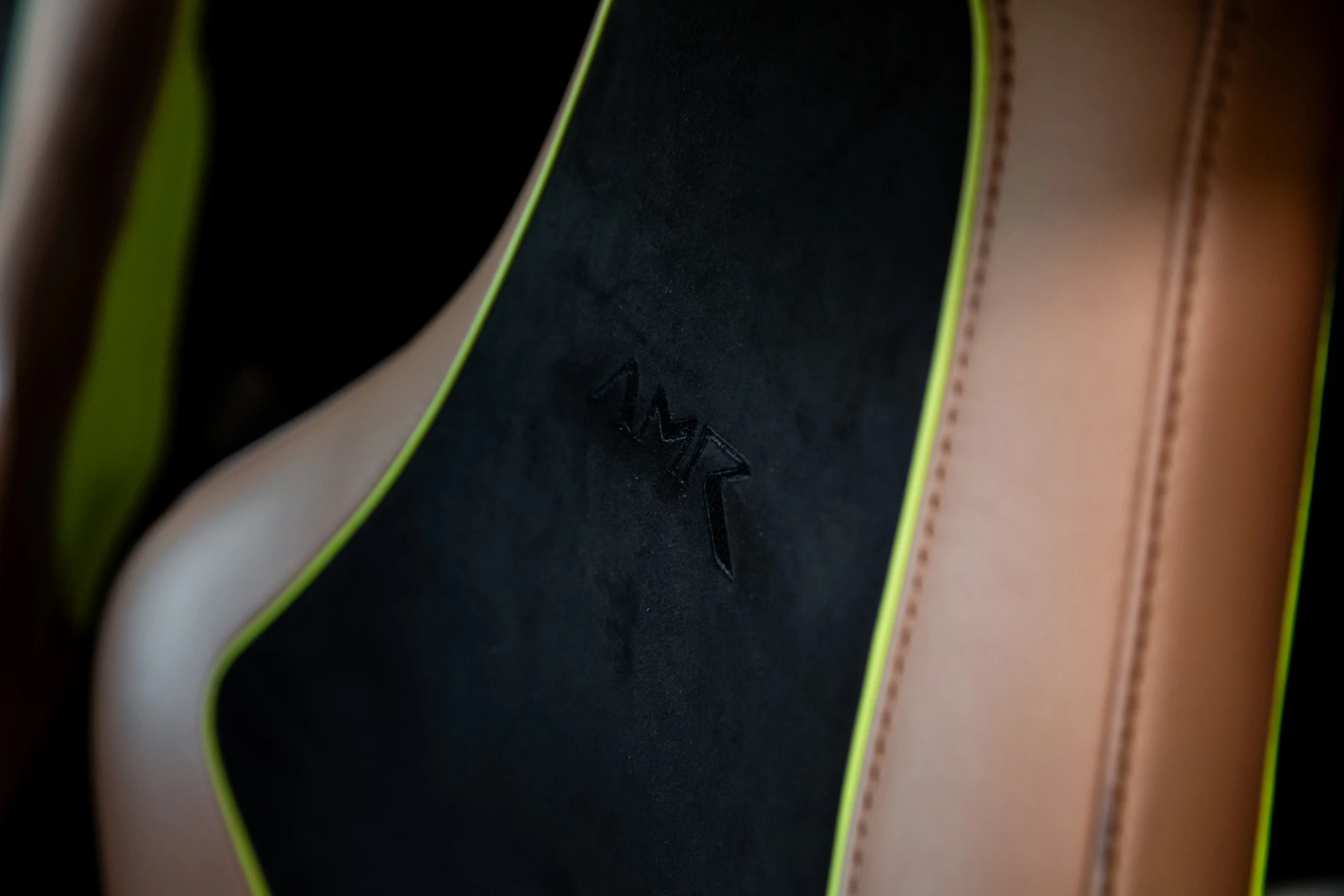 Hoofdafbeelding Aston Martin V8 Vantage