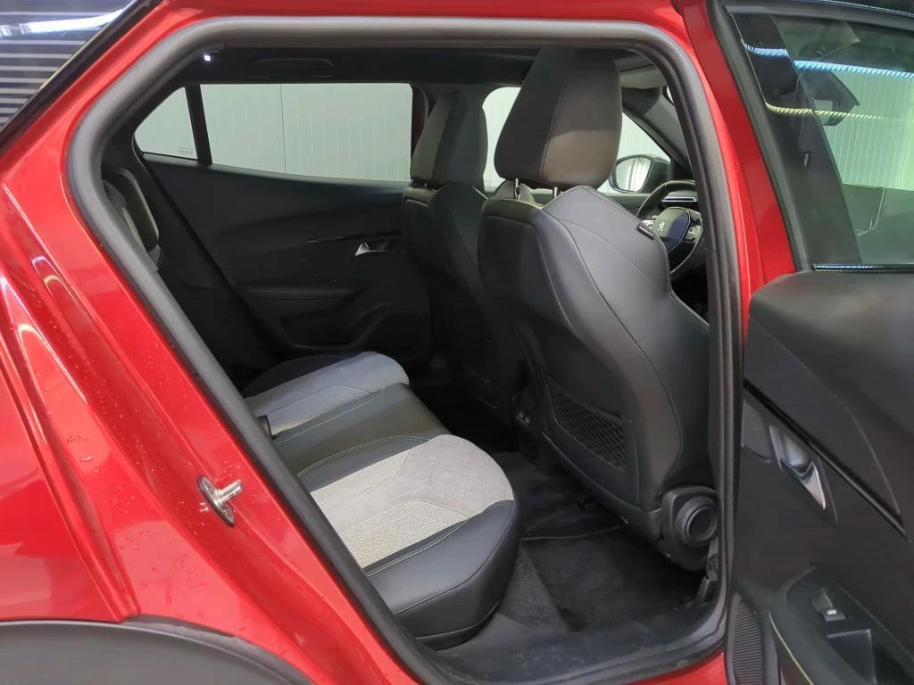 Hoofdafbeelding Peugeot e-2008