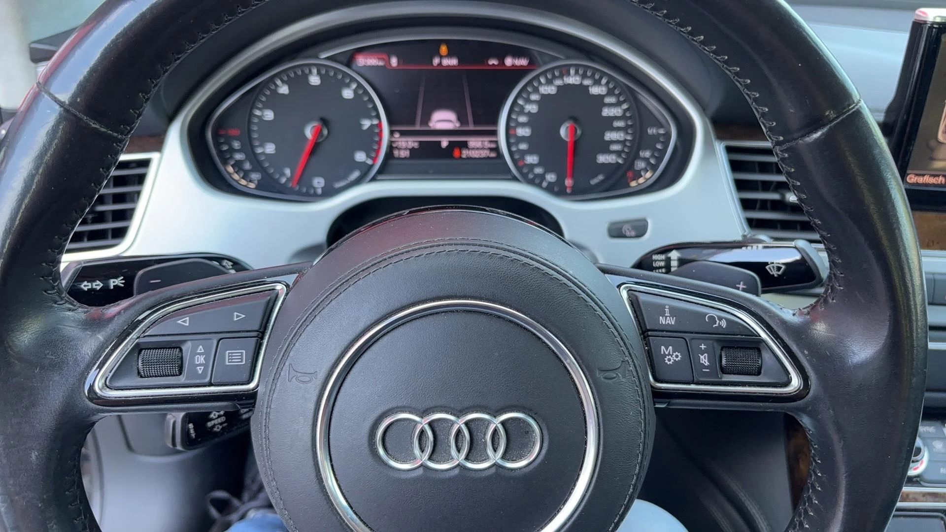 Hoofdafbeelding Audi A8