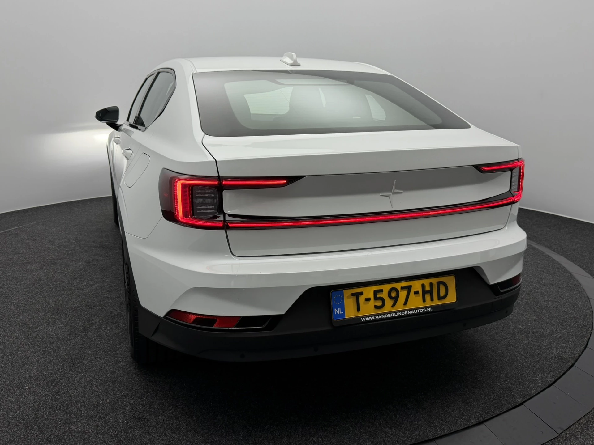 Hoofdafbeelding Polestar 2