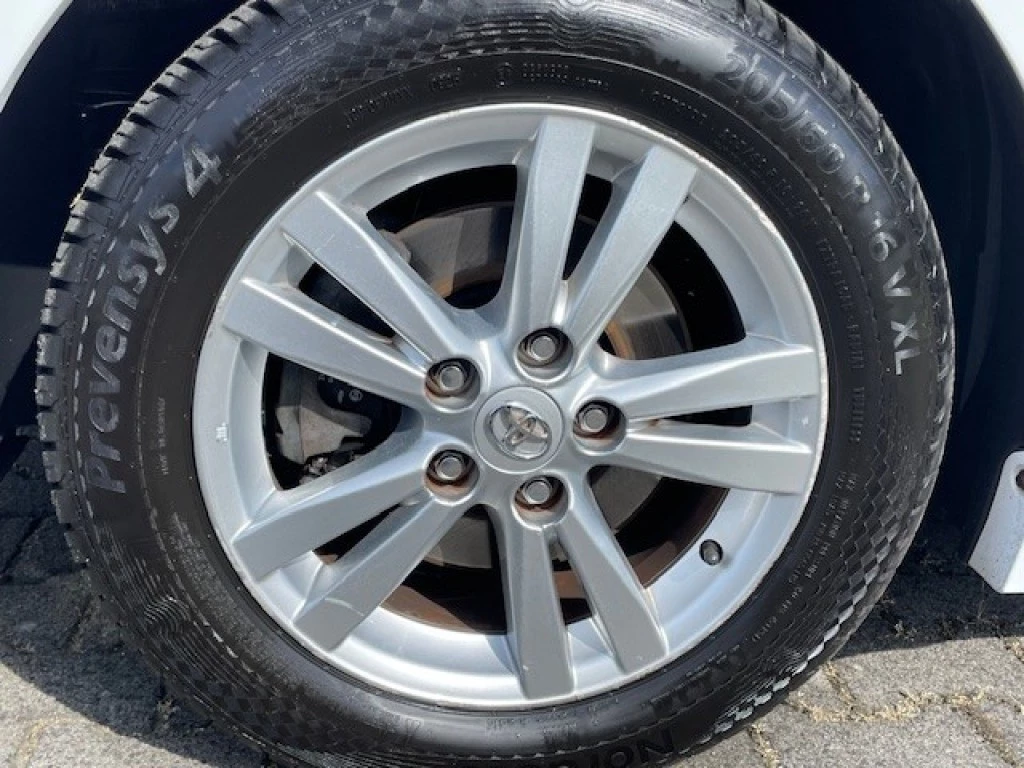 Hoofdafbeelding Toyota Avensis