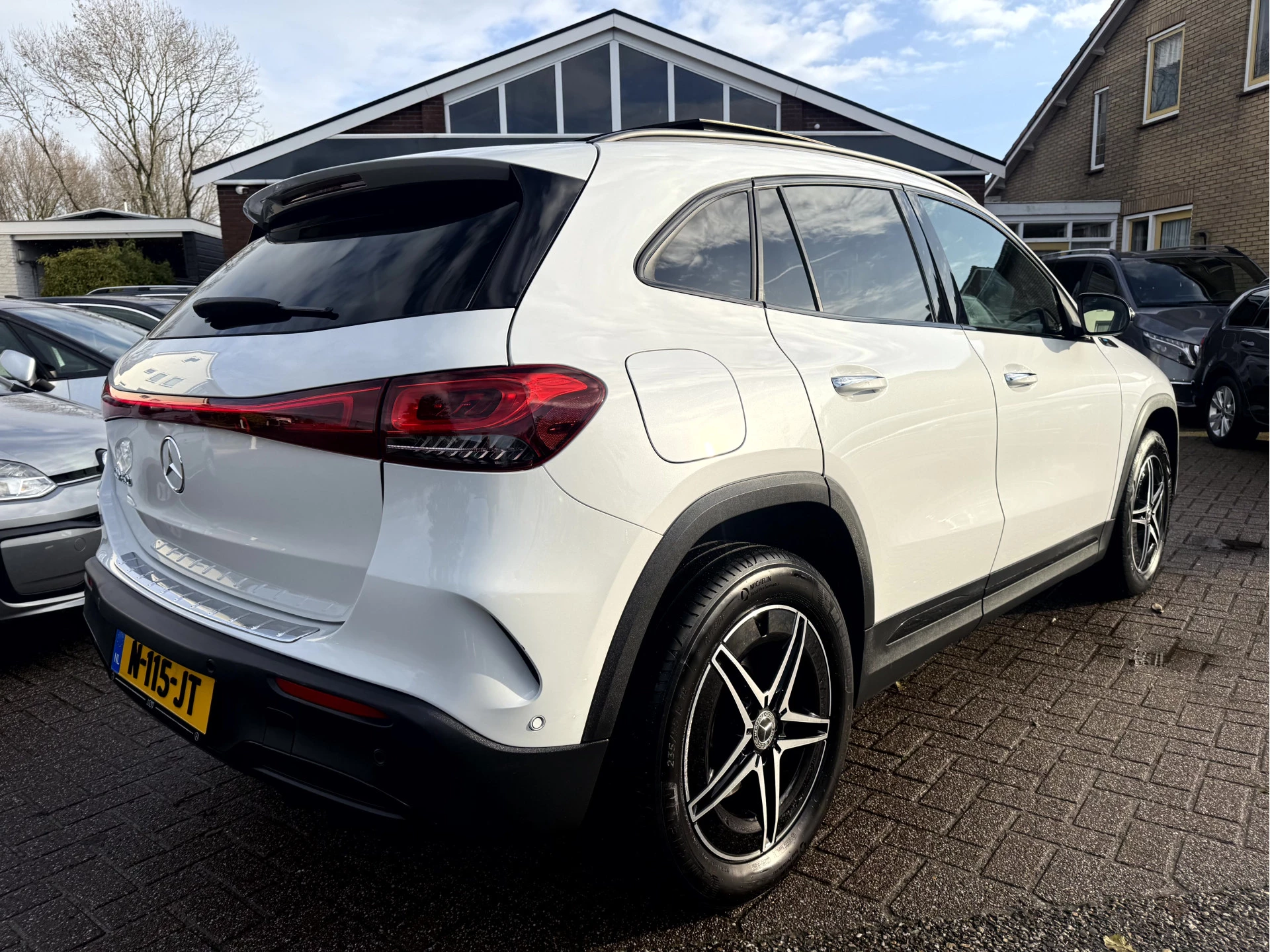 Hoofdafbeelding Mercedes-Benz EQA