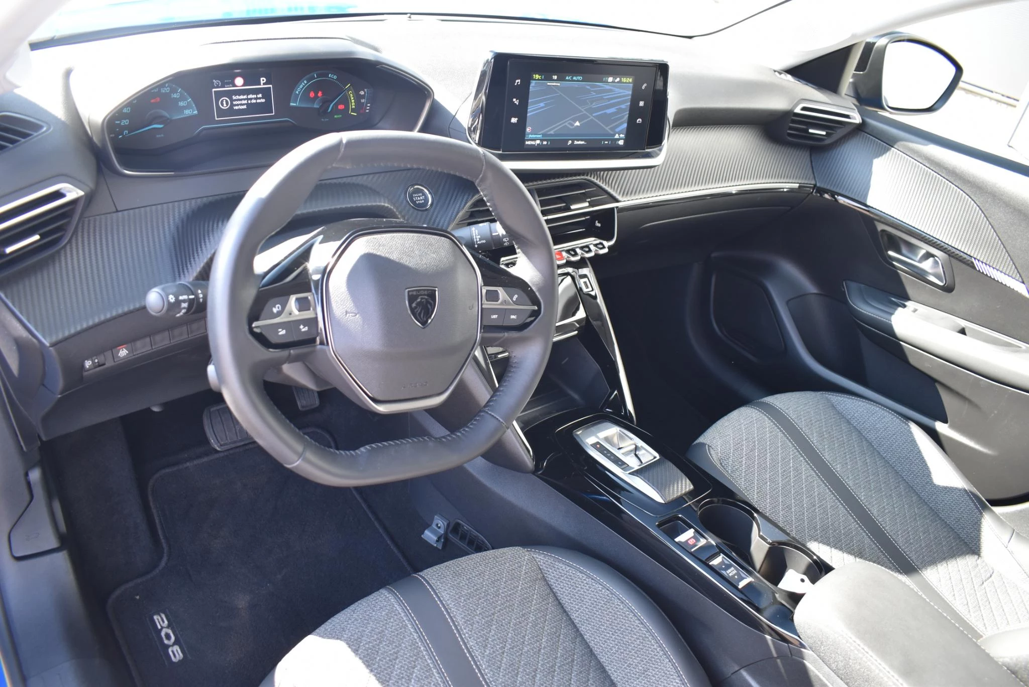 Hoofdafbeelding Peugeot e-208