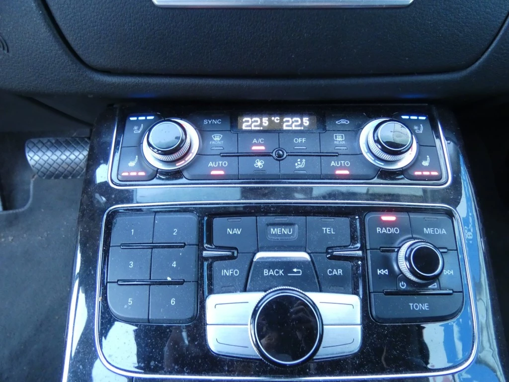Hoofdafbeelding Audi A8