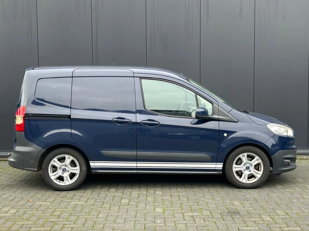 Hoofdafbeelding Ford Transit Courier