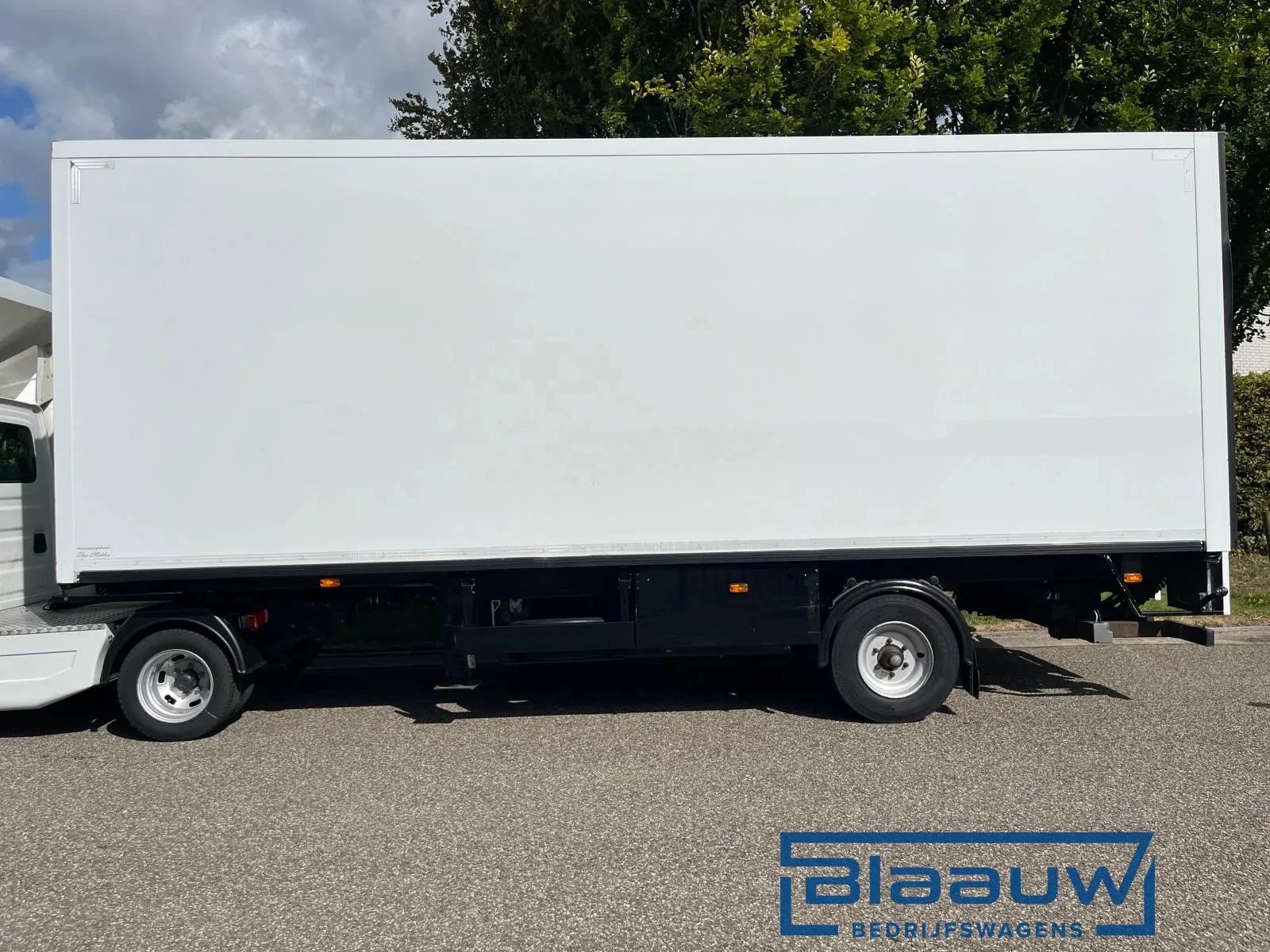 Hoofdafbeelding Iveco 40C18 Be trekker + Be bloemen oplegger