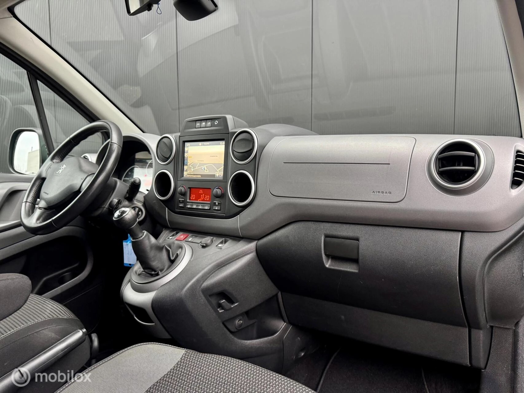 Hoofdafbeelding Peugeot Partner