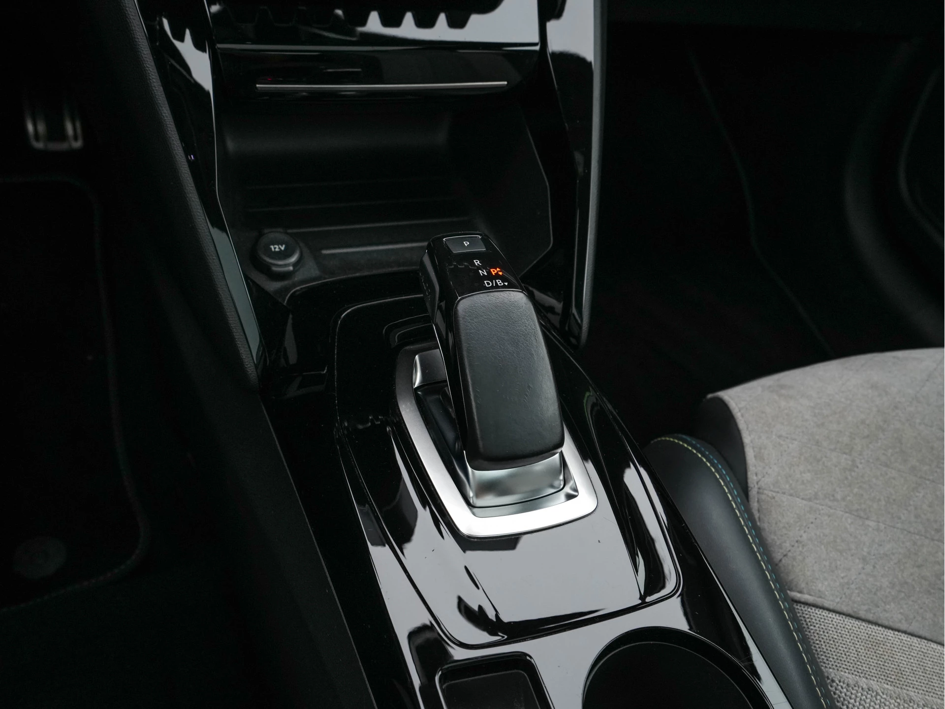 Hoofdafbeelding Peugeot e-208