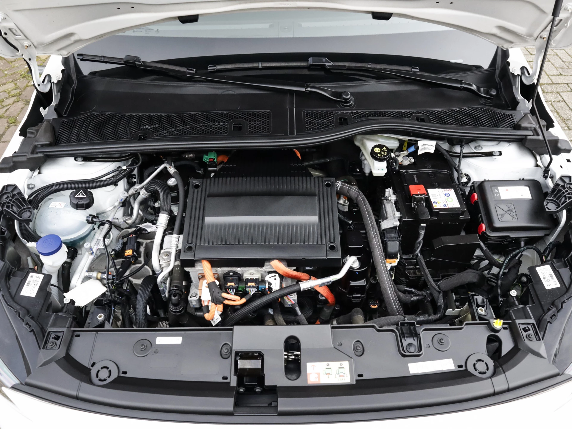 Hoofdafbeelding Peugeot e-208