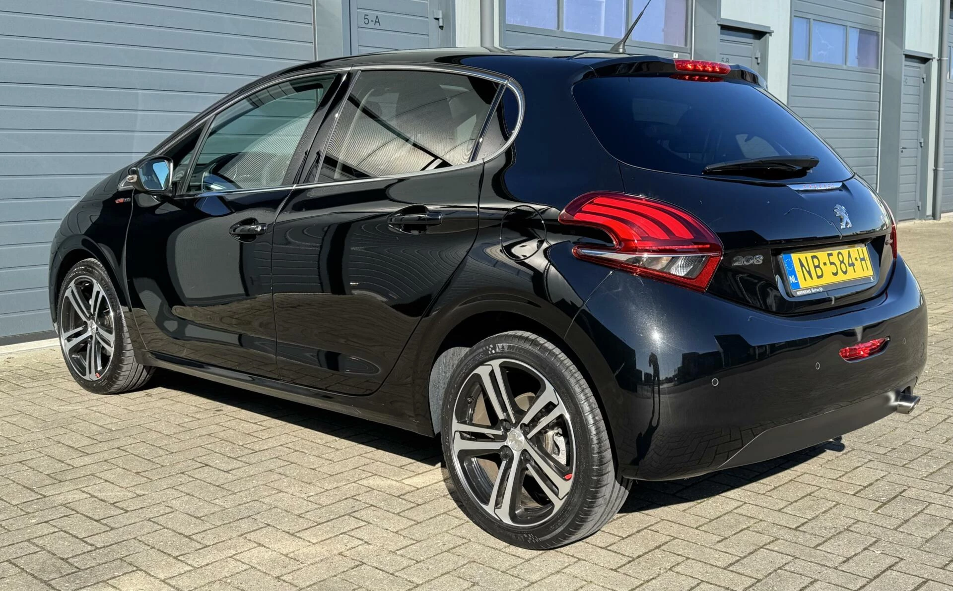 Hoofdafbeelding Peugeot 208