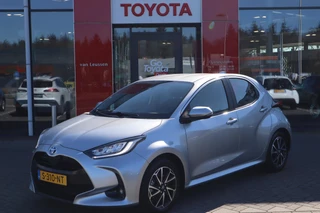 Toyota Yaris 1.5 HYBRID DYNAMIC APPLE/ANDROID 16"LM-VELGEN LED NL-AUTO