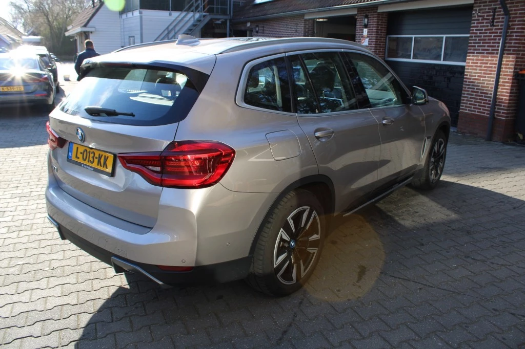 Hoofdafbeelding BMW iX3