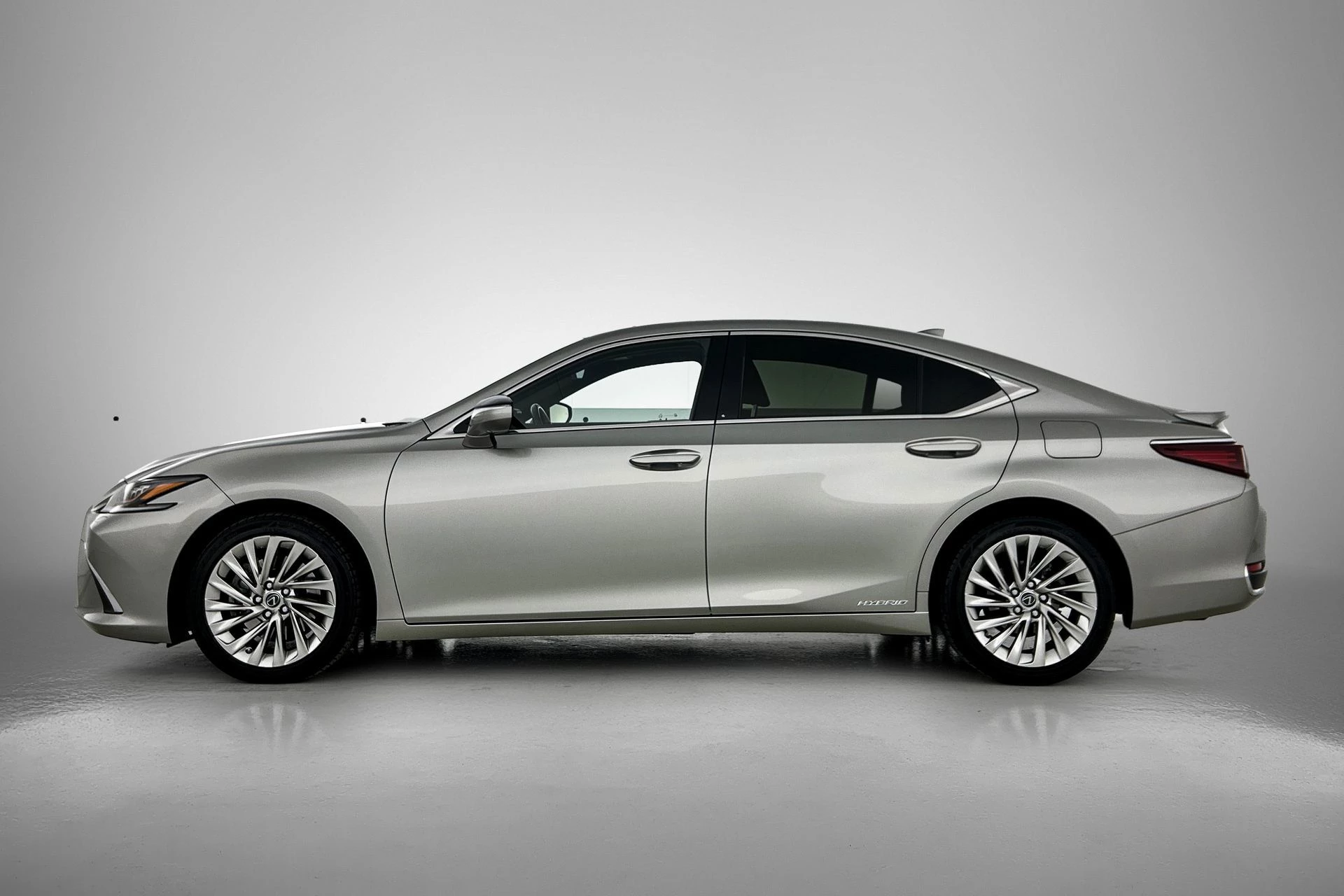 Hoofdafbeelding Lexus ES