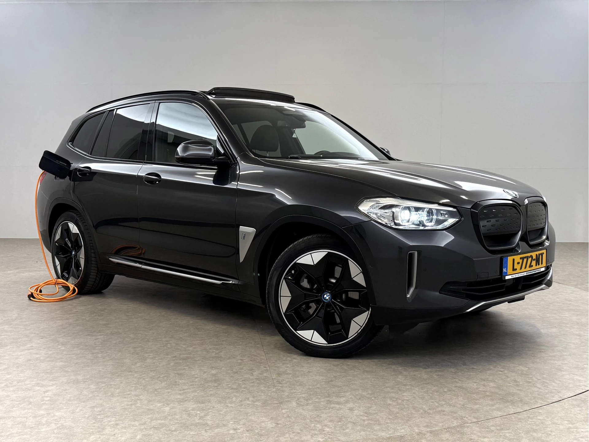 Hoofdafbeelding BMW iX3