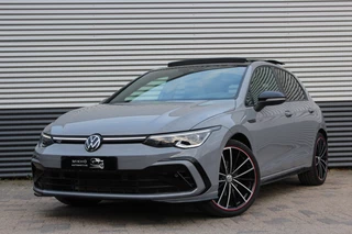 Volkswagen Golf 1.5 eTSI 3x R-Line | Panoramadak | IQ Light | Camera| Dode hoek assistentie | Stoelverwarming achter | ACC | Lane