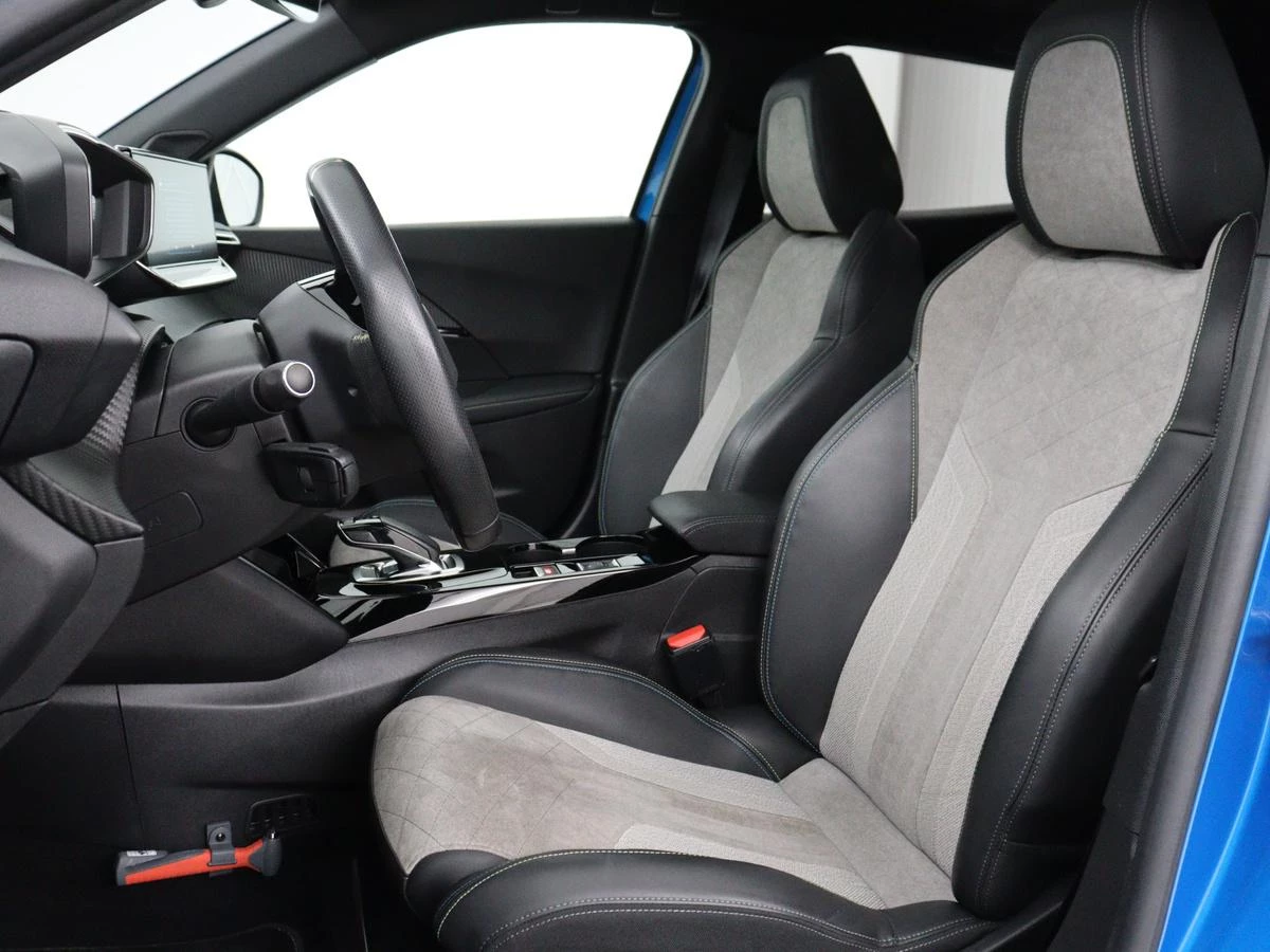 Hoofdafbeelding Peugeot e-2008