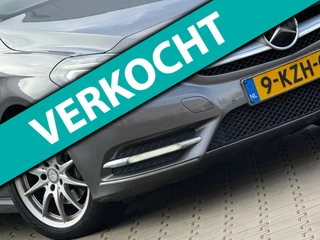 Hoofdafbeelding Mercedes-Benz B-Klasse Mercedes-Benz B-klasse 200 Ambition Automaat - Mountain Grau - Leder/Carplay/Stoelverwarming