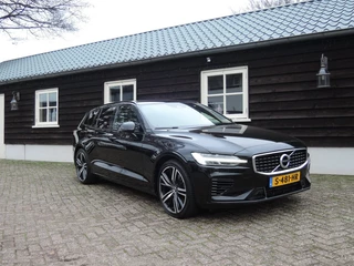 Volvo V60 2.0 T8 TE AWD R-DESIGN