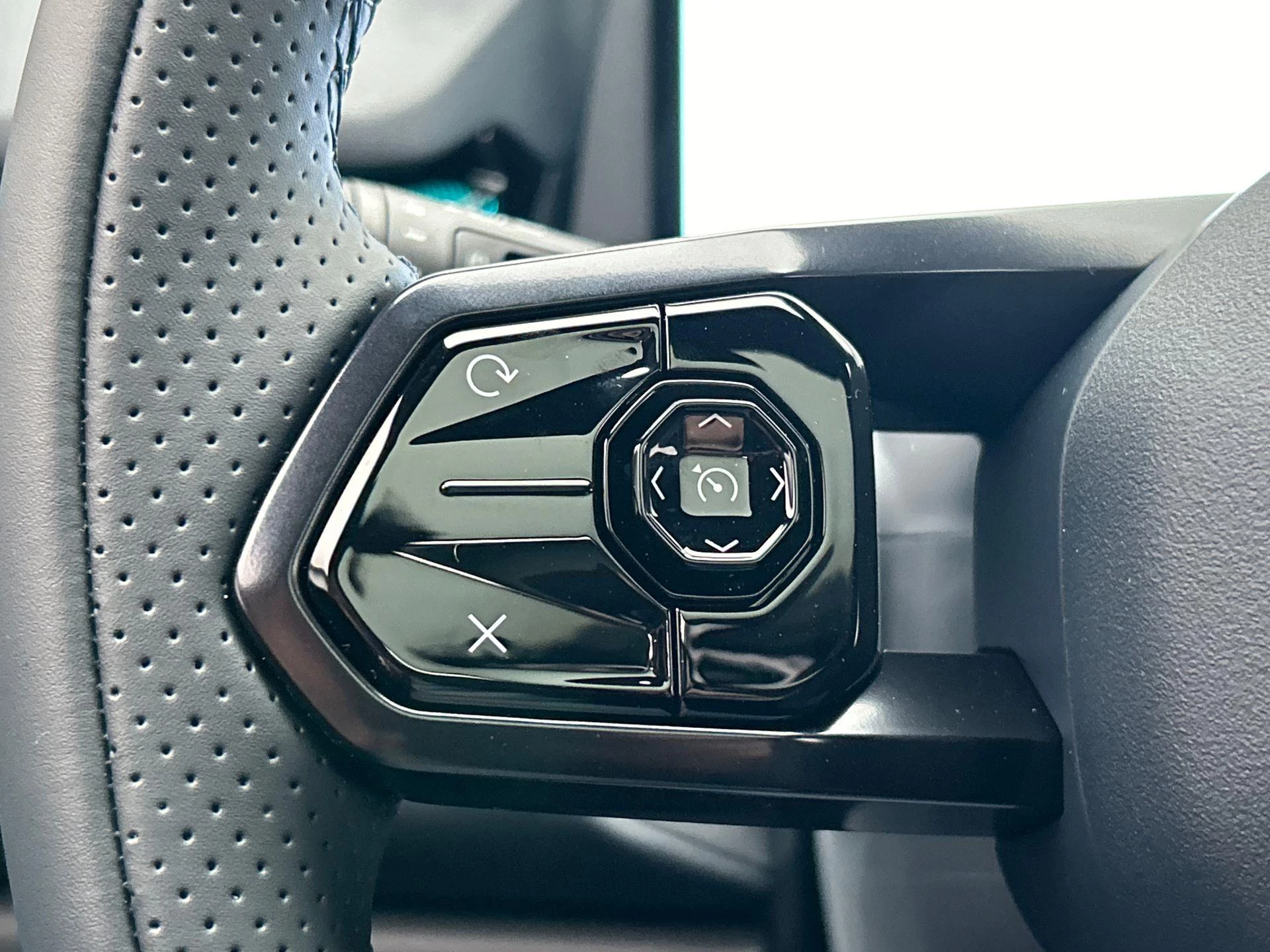 Hoofdafbeelding Lynk & Co 08