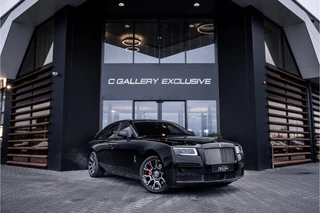 Hoofdafbeelding Rolls-Royce Ghost Rolls-Royce Ghost 6.75 V12 - Black Badge | Sterrenhemel | Bespoke Audio | Stoelkoeling & Massage