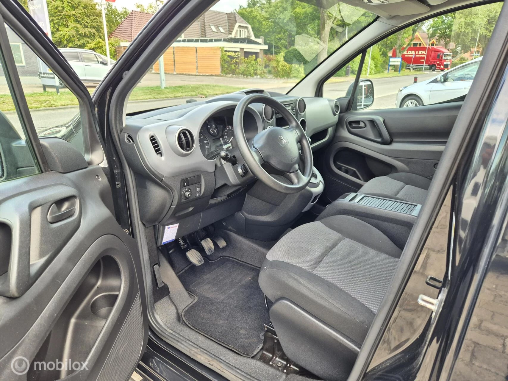 Hoofdafbeelding Peugeot Partner