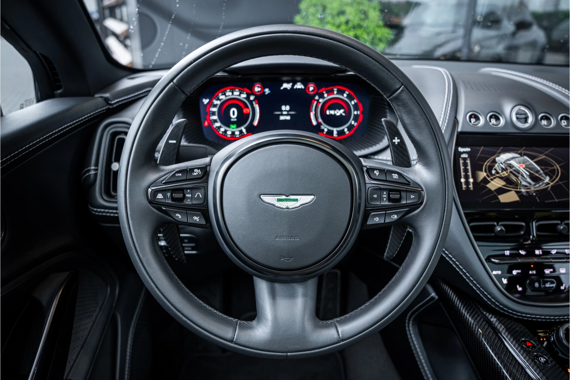 Hoofdafbeelding Aston Martin DBX