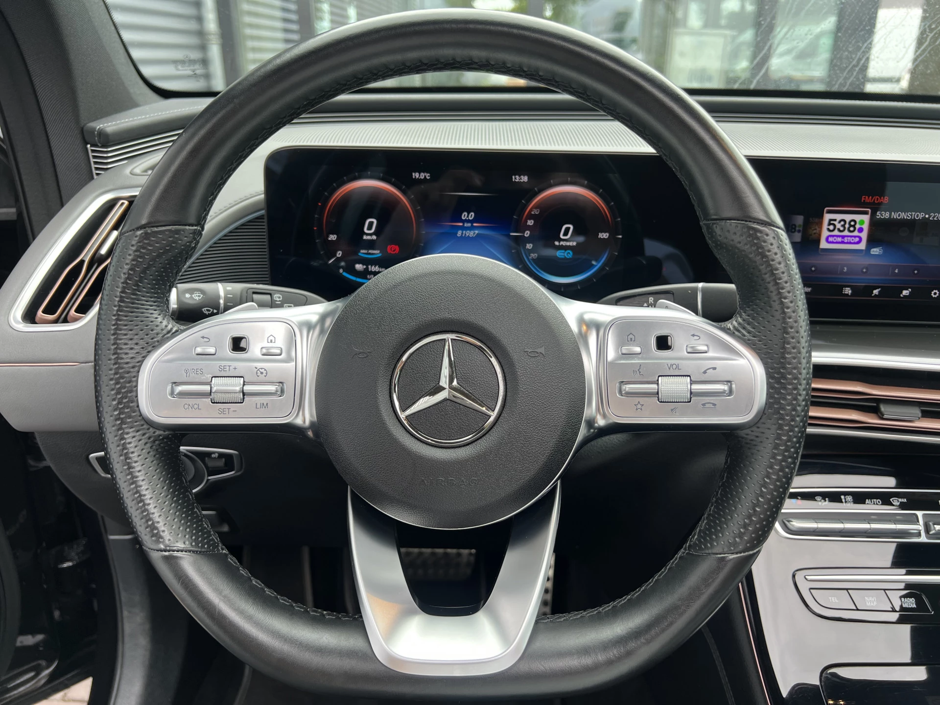 Hoofdafbeelding Mercedes-Benz EQC
