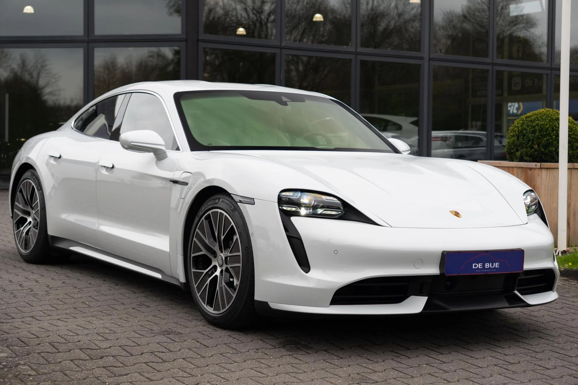 Hoofdafbeelding Porsche Taycan