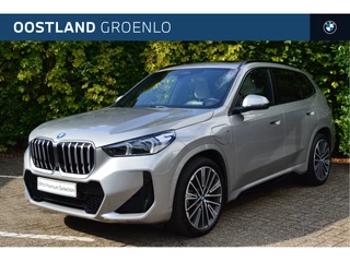 BMW X1 xDrive25e High Executive M Sport Automaat / Panoramadak / Sportstoelen / M Adaptief onderstel / Comfort Access / Adaptieve LED / Head-Up / Stoelverwarming / Harman-Kardon