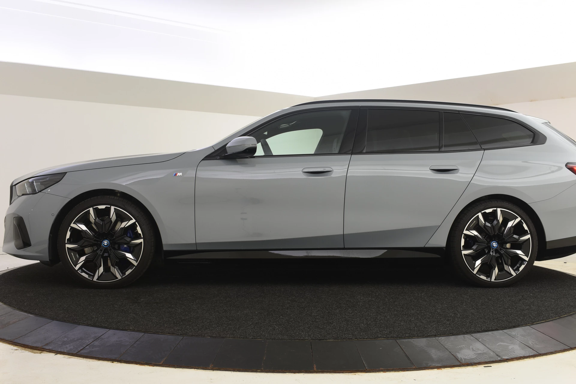 Hoofdafbeelding BMW i5