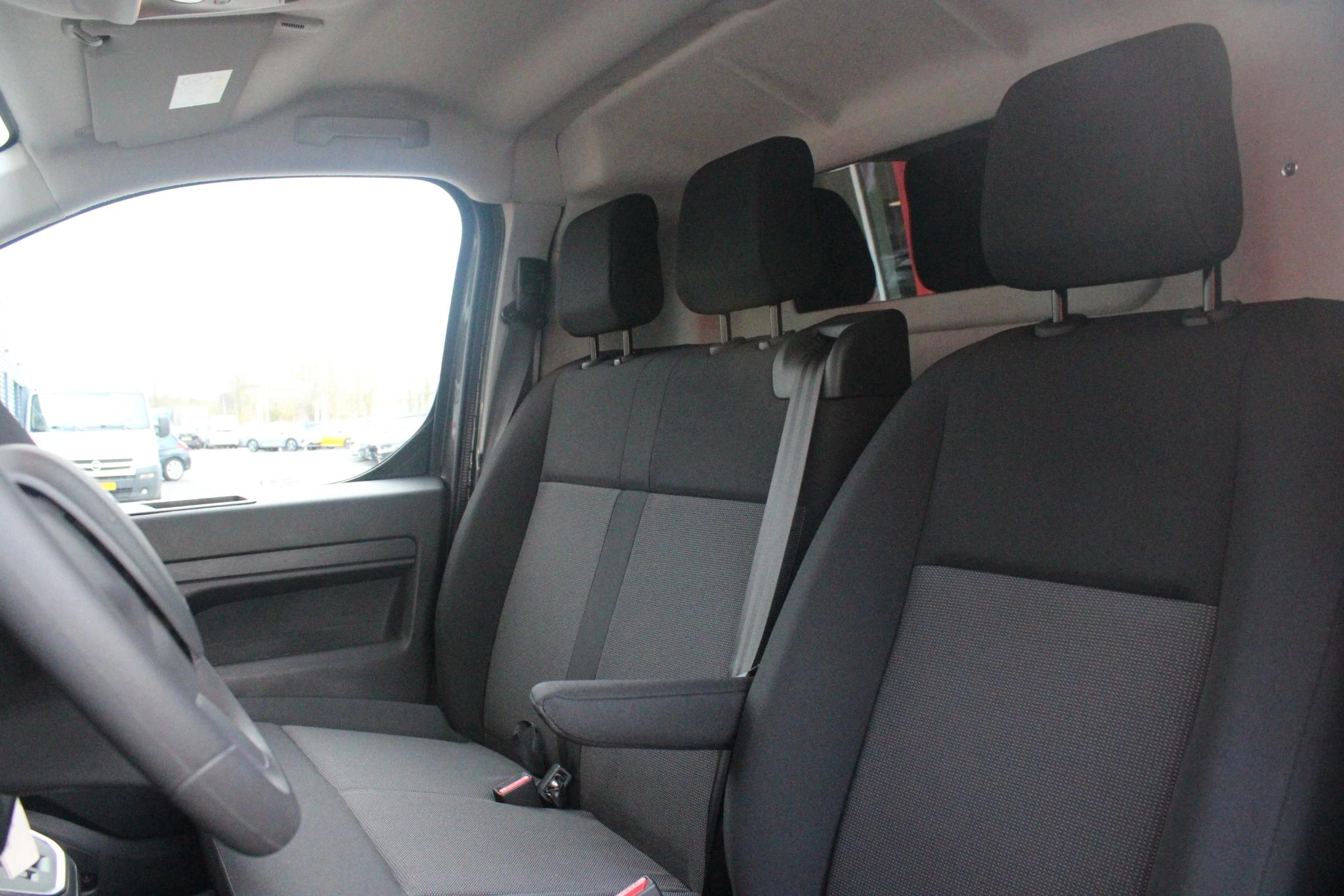 Hoofdafbeelding Peugeot e-Expert