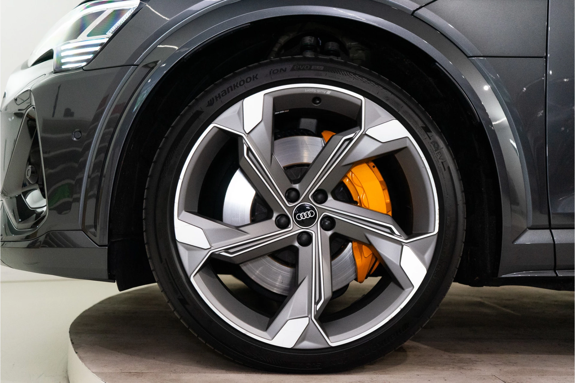 Hoofdafbeelding Audi e-tron