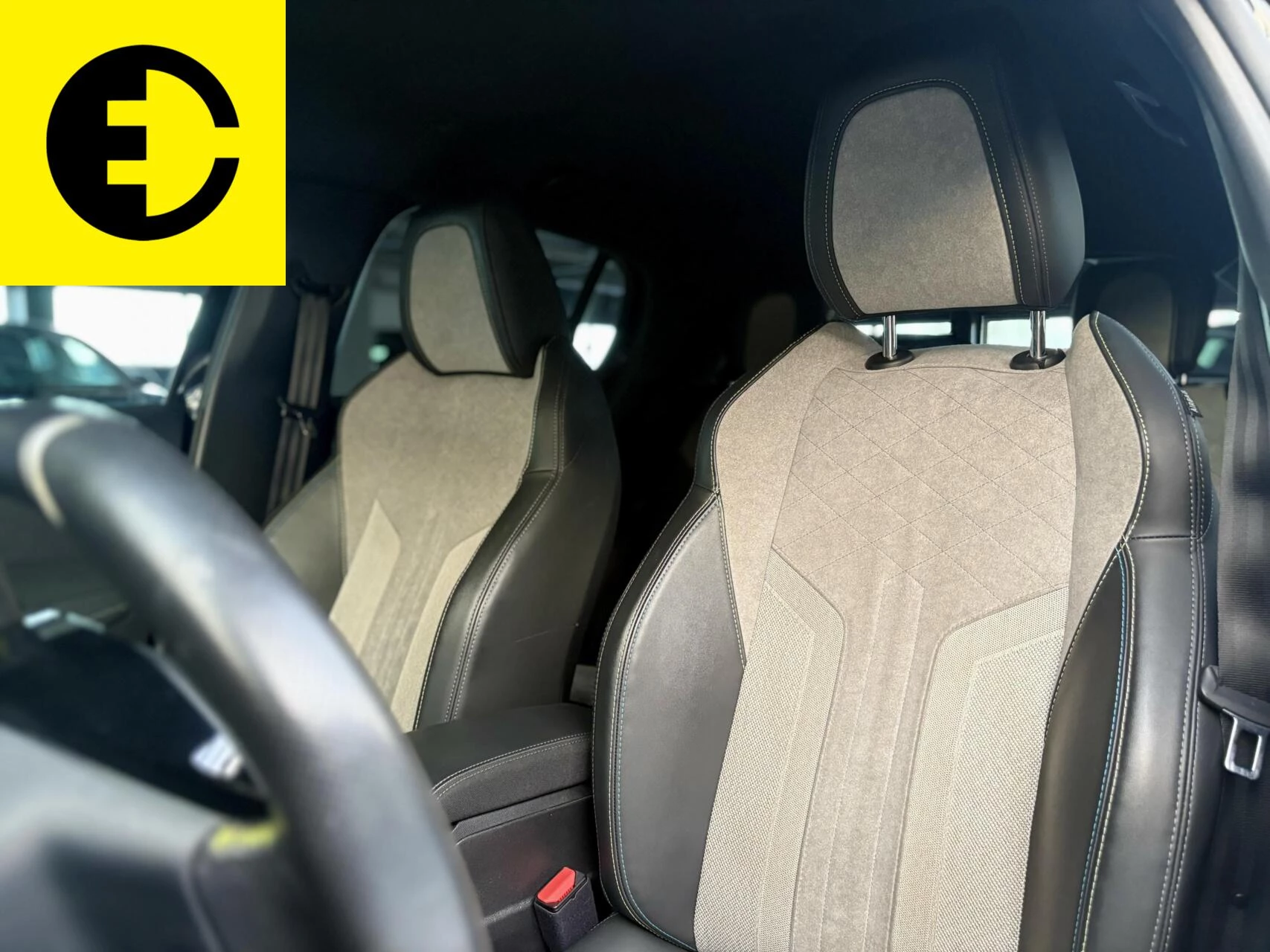 Hoofdafbeelding Peugeot e-208