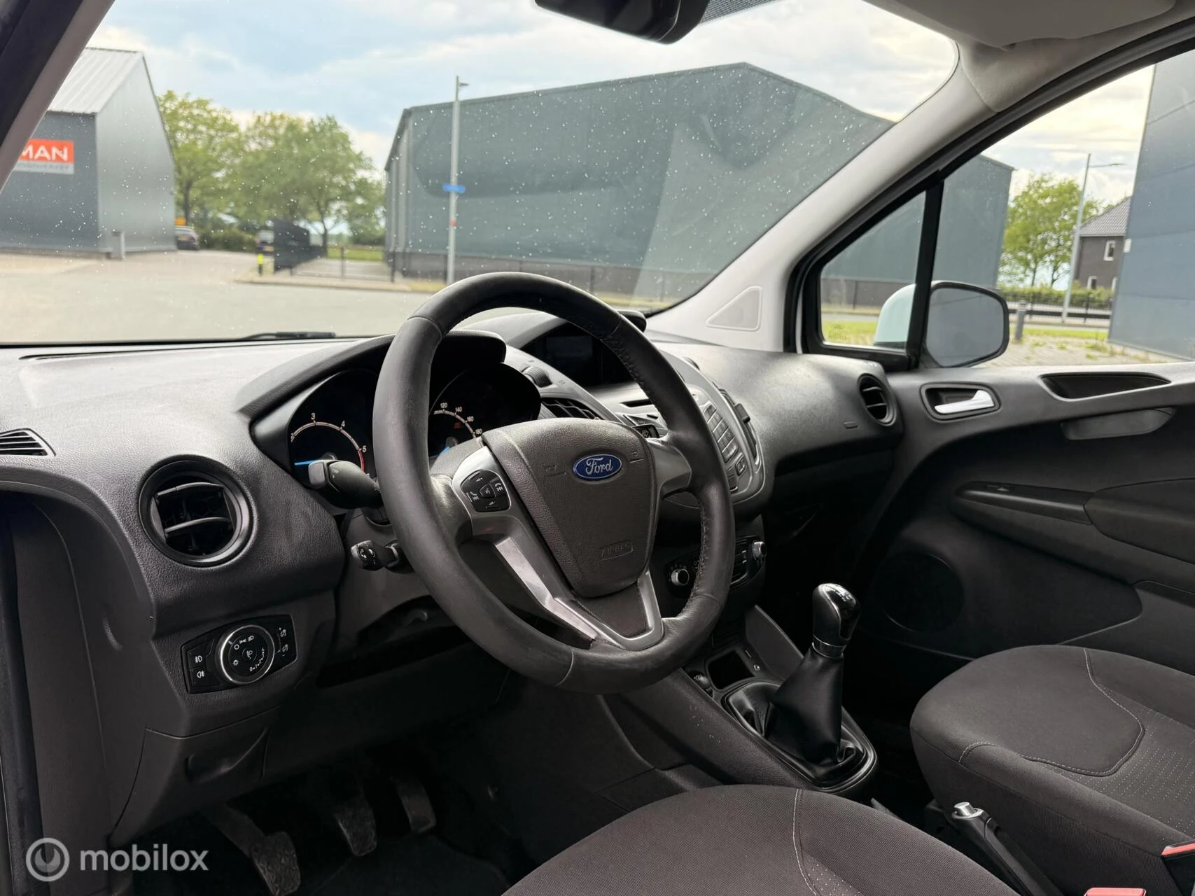 Hoofdafbeelding Ford Transit Courier