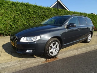 Volvo V70 2.0 T4 CLASSIC ED-Automaat-Navi-Trekhaak-Pdc-Media app-Blth