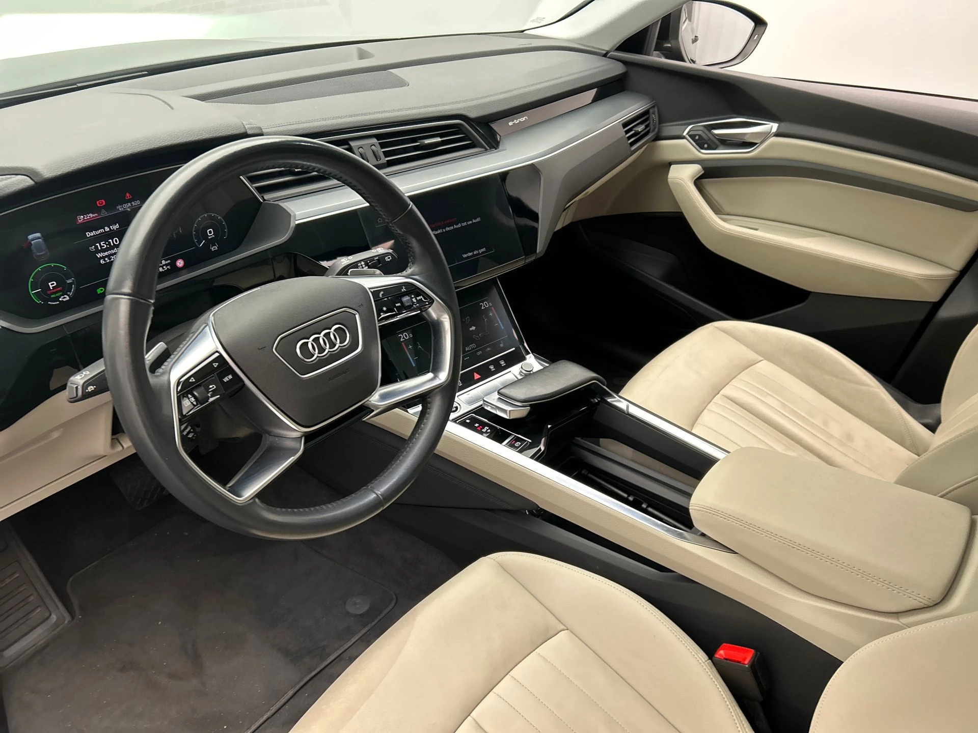 Hoofdafbeelding Audi e-tron