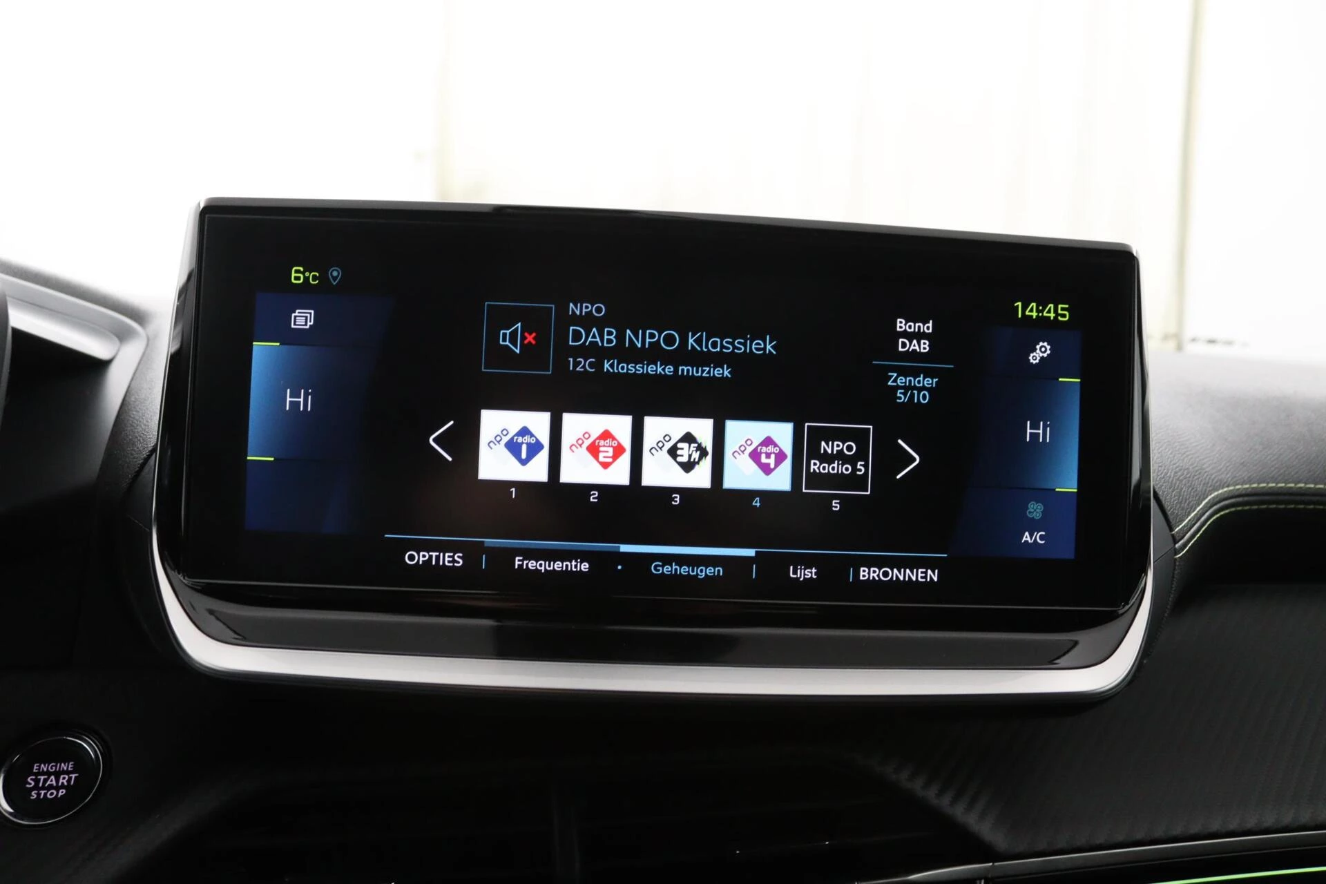 Hoofdafbeelding Peugeot e-2008