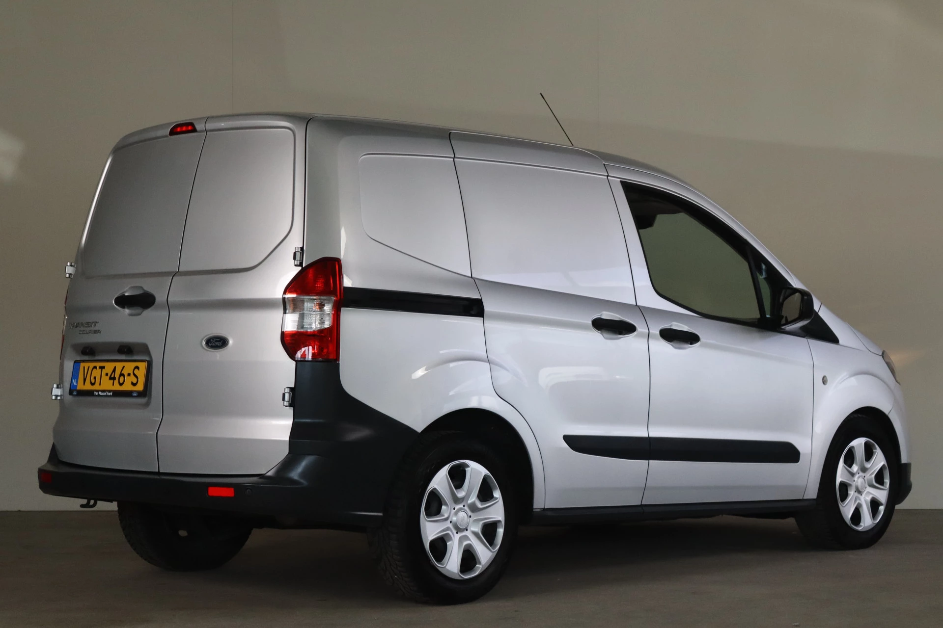 Hoofdafbeelding Ford Transit Courier