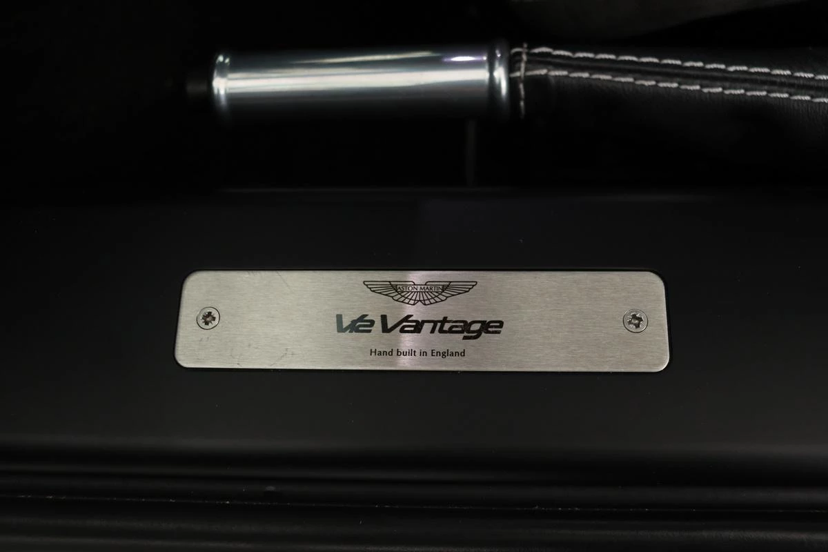 Hoofdafbeelding Aston Martin V12 Vantage