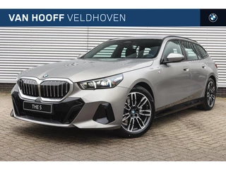 Hoofdafbeelding BMW 5 Serie BMW 5 Serie Touring 520i M Sport Automaat / Adaptieve LED / M Sportonderstel / Parking Assistant / Stoelverwarming