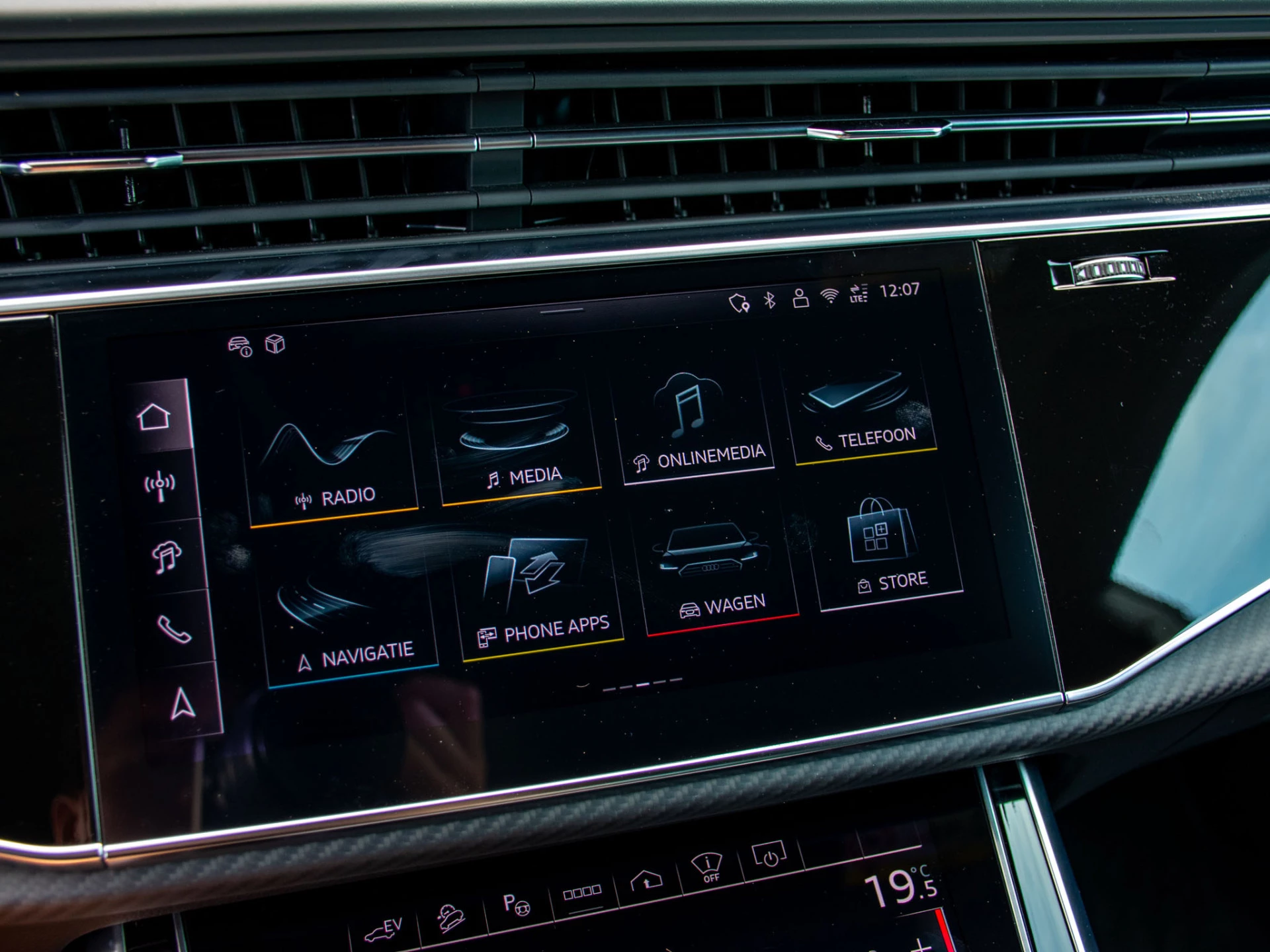 Hoofdafbeelding Audi Q8