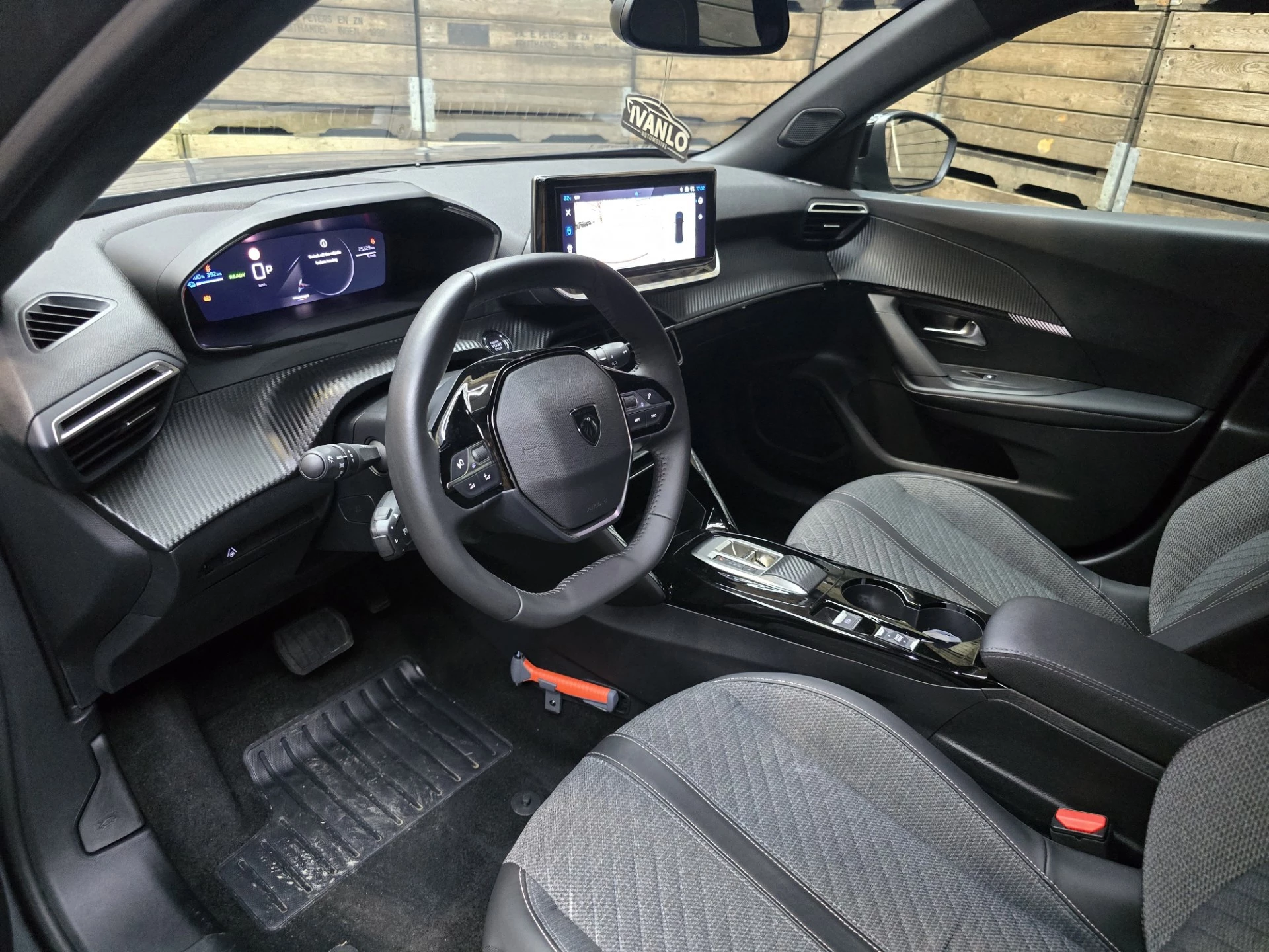 Peugeot e-2008