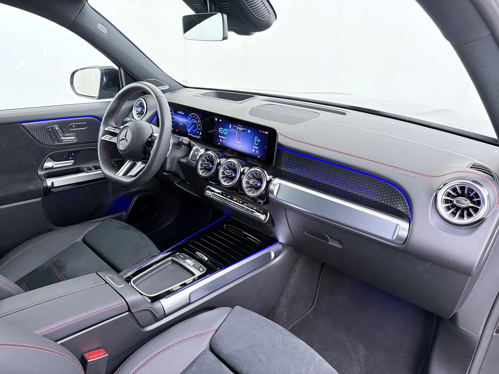 Hoofdafbeelding Mercedes-Benz EQB