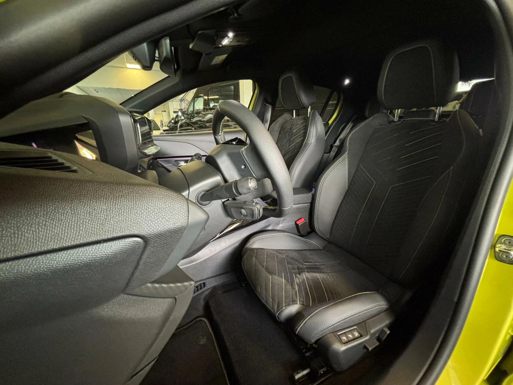 Hoofdafbeelding Peugeot e-208