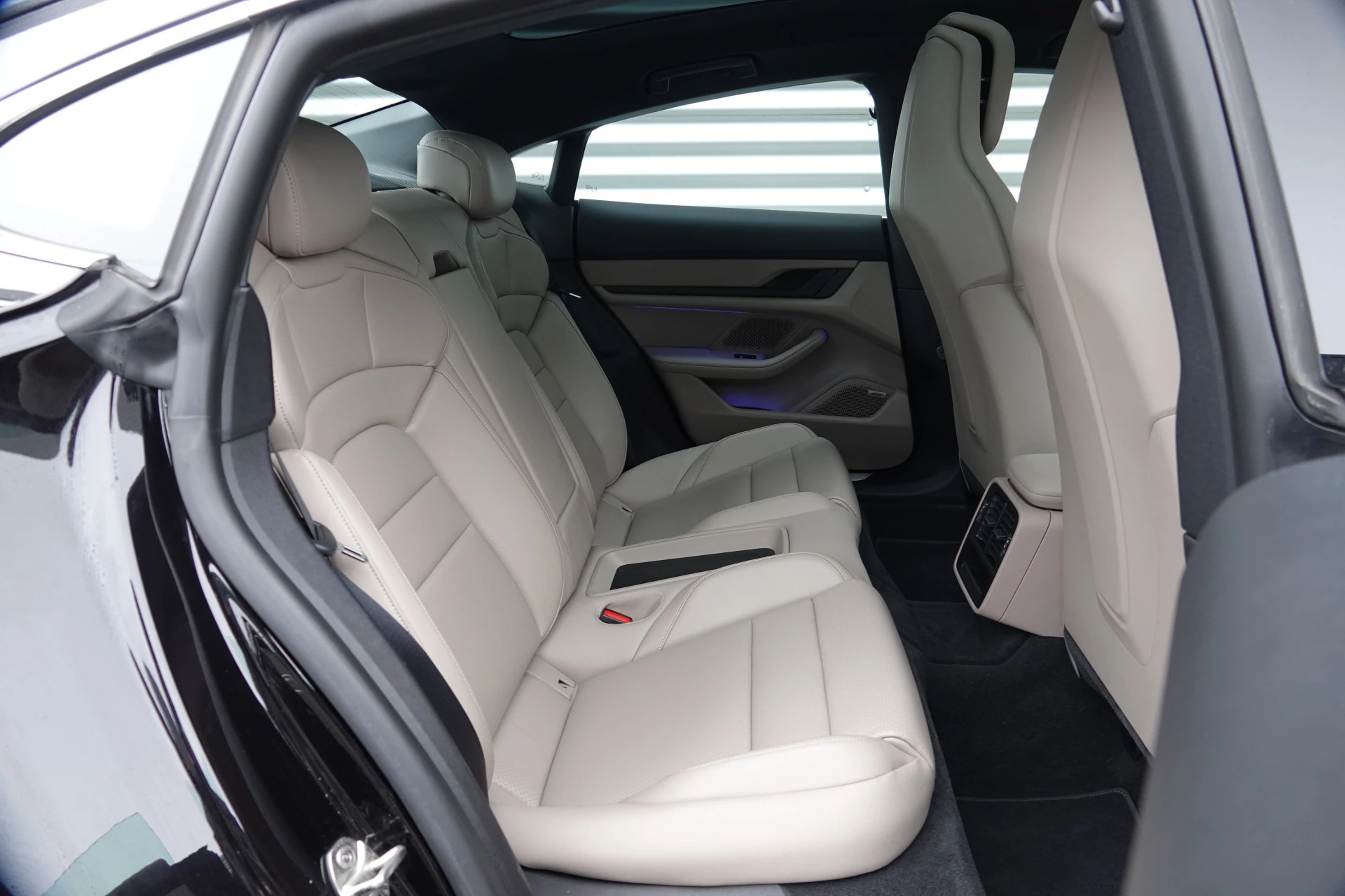 Hoofdafbeelding Porsche Taycan