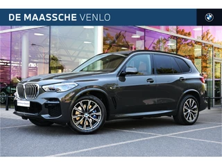 BMW X5 xDrive45e M Sport Automaat / Panoramadak Sky Lounge / Trekhaak / Laserlight / TV-Functie Plus / Comfortstoelen / Active Steering